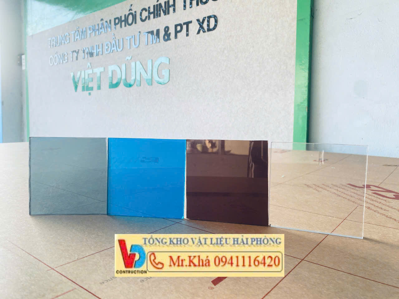 Tấm Nhựa Thông Minh Polycarbonat